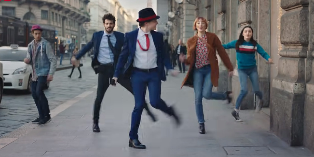 Sven Otten and friends shuffle dancing